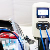 Installation de bornes de recharge pour véhicules électriques : quelles sont les aides disponibles ?