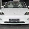 La révolution des voitures électriques avec Tesla